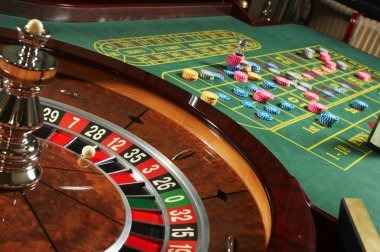 lambangbet Gaple Online game board showing domino tiles and player positions